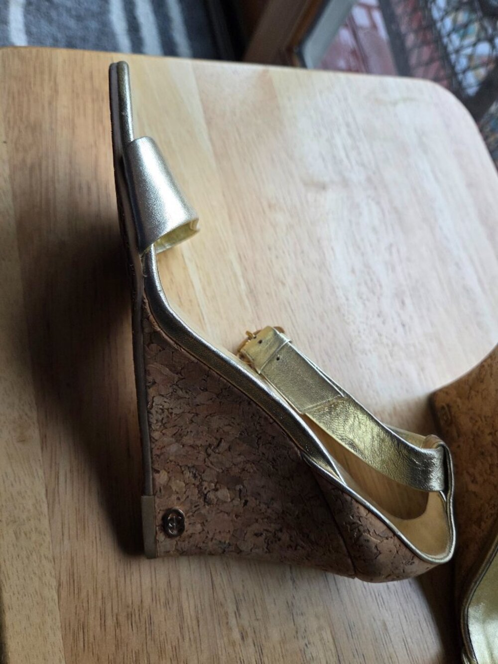 Vintage Gucci Gold Metallic Wedges - Picture 9 of 16